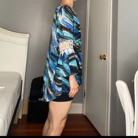 Blue patterned blouse - Picture 3 of 10